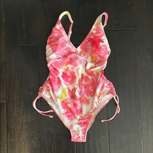 Shade and Shore women’s Floral Pink Swimsuit size medium 8-10
